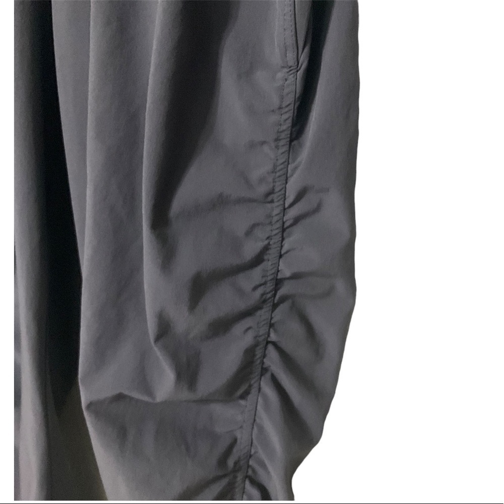 Athleta Attitude Crop Pant, Gray color Knit waistband for ease of movement B10 - Picture 6 of 15